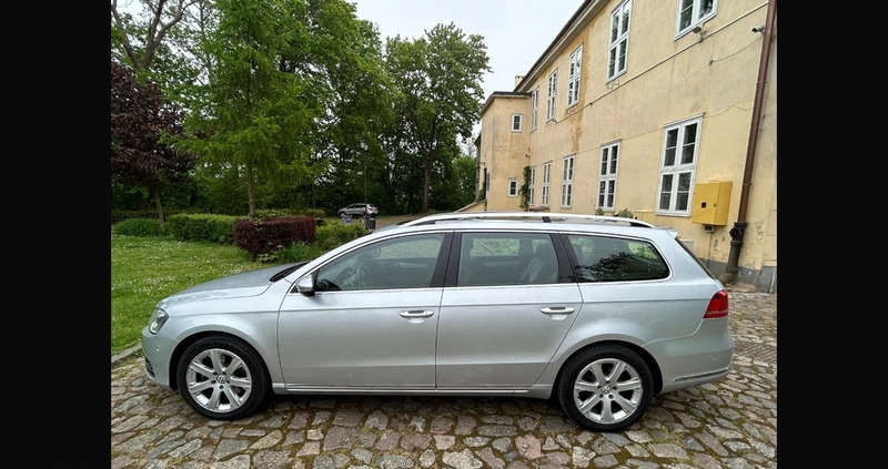 Volkswagen Passat cena 39500 przebieg: 277000, rok produkcji 2013 z Trzebiatów małe 352